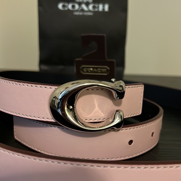New Coach Logo Leather Reversible Signature Belt. - Picture 1 of 6